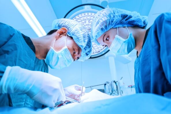 Durchführung einer Ligamentotomie – Operation zur Penisvergrößerung